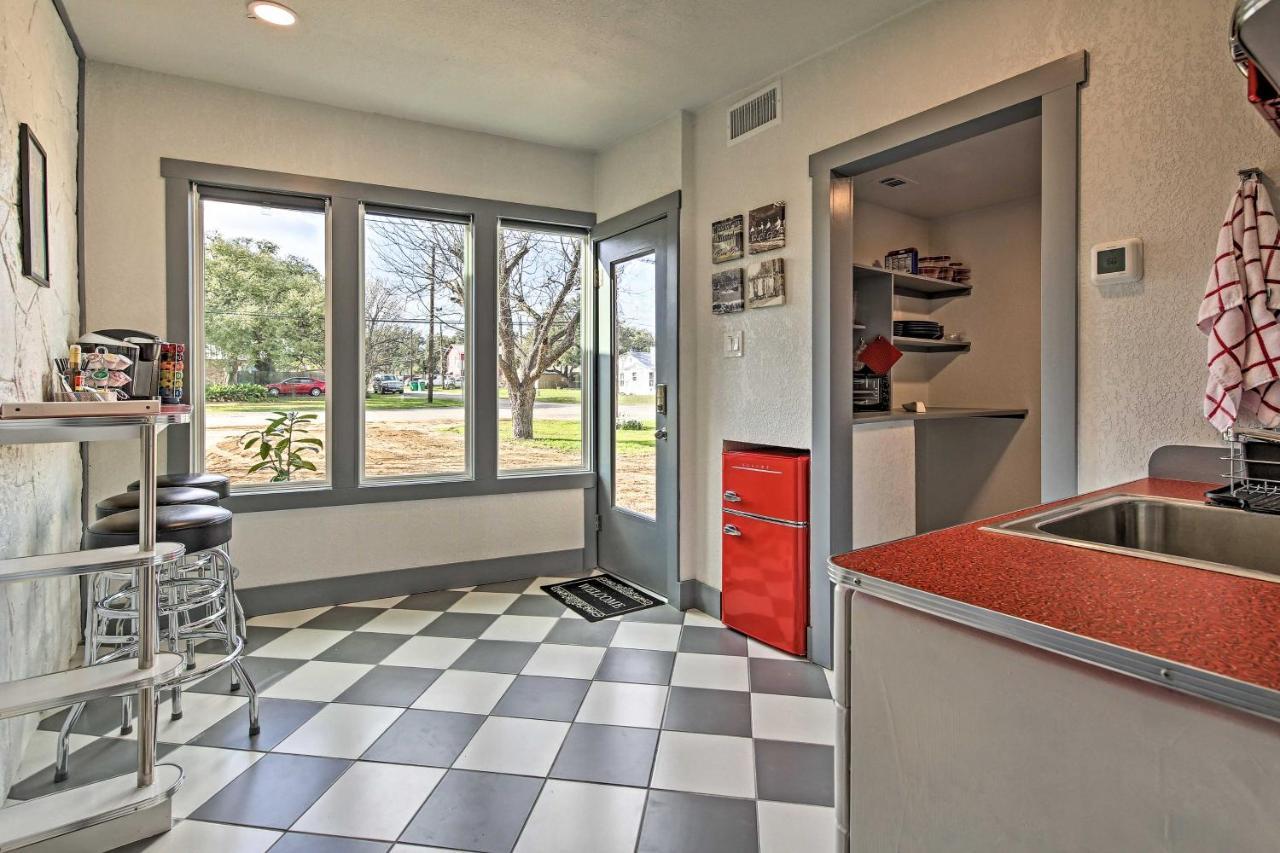 Retro Updated Blanco Abode - Steps To Main Street! Extérieur photo