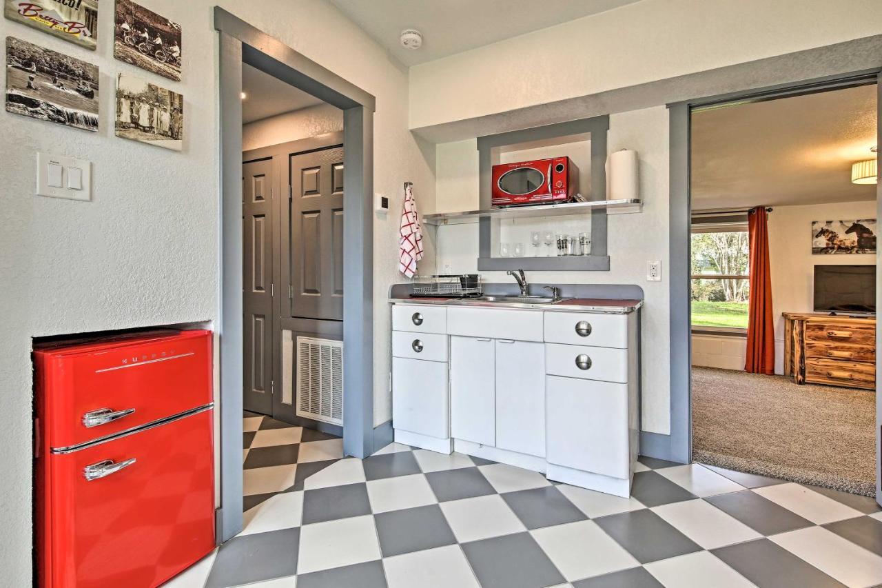 Retro Updated Blanco Abode - Steps To Main Street! Extérieur photo