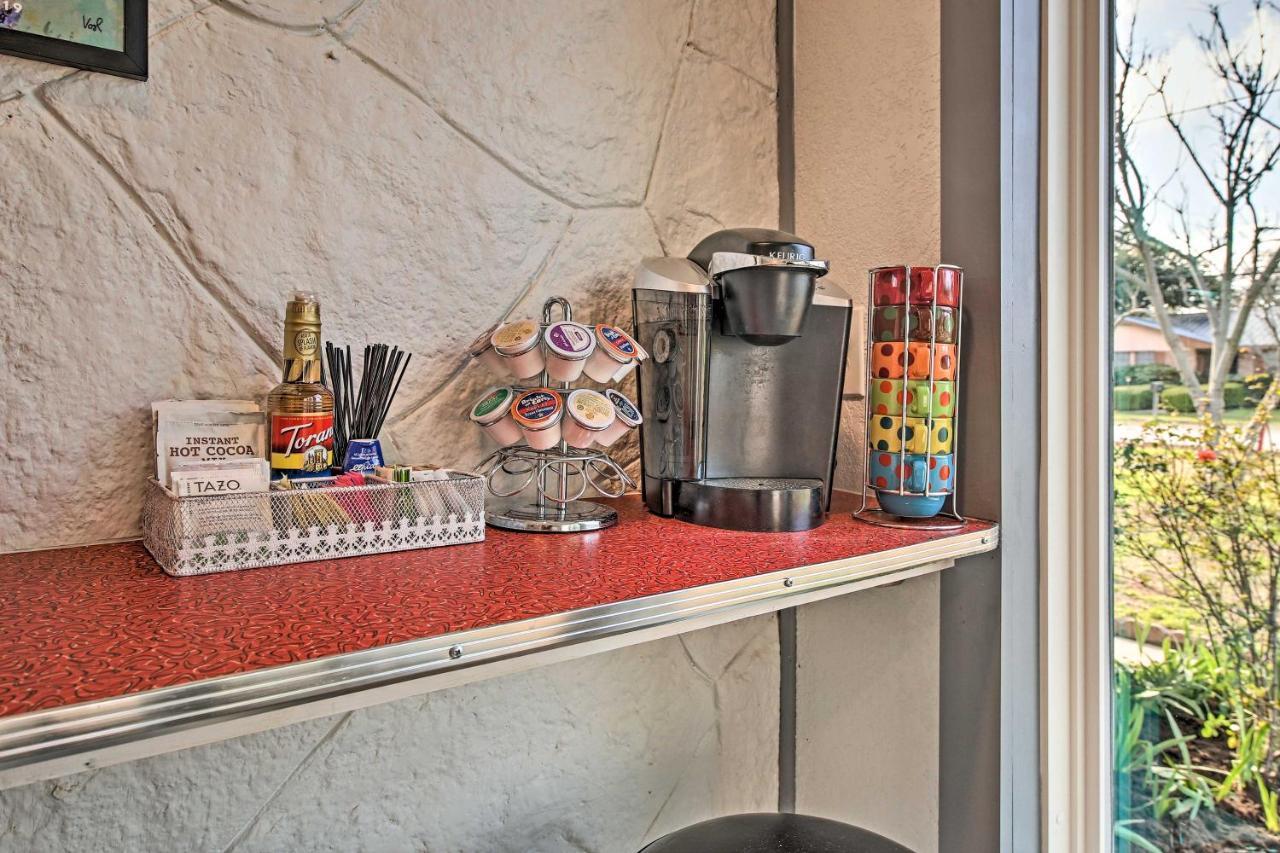 Retro Updated Blanco Abode - Steps To Main Street! Extérieur photo